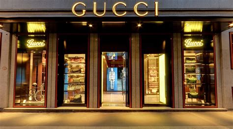 sede showroom gucci milano|closest gucci store near me.